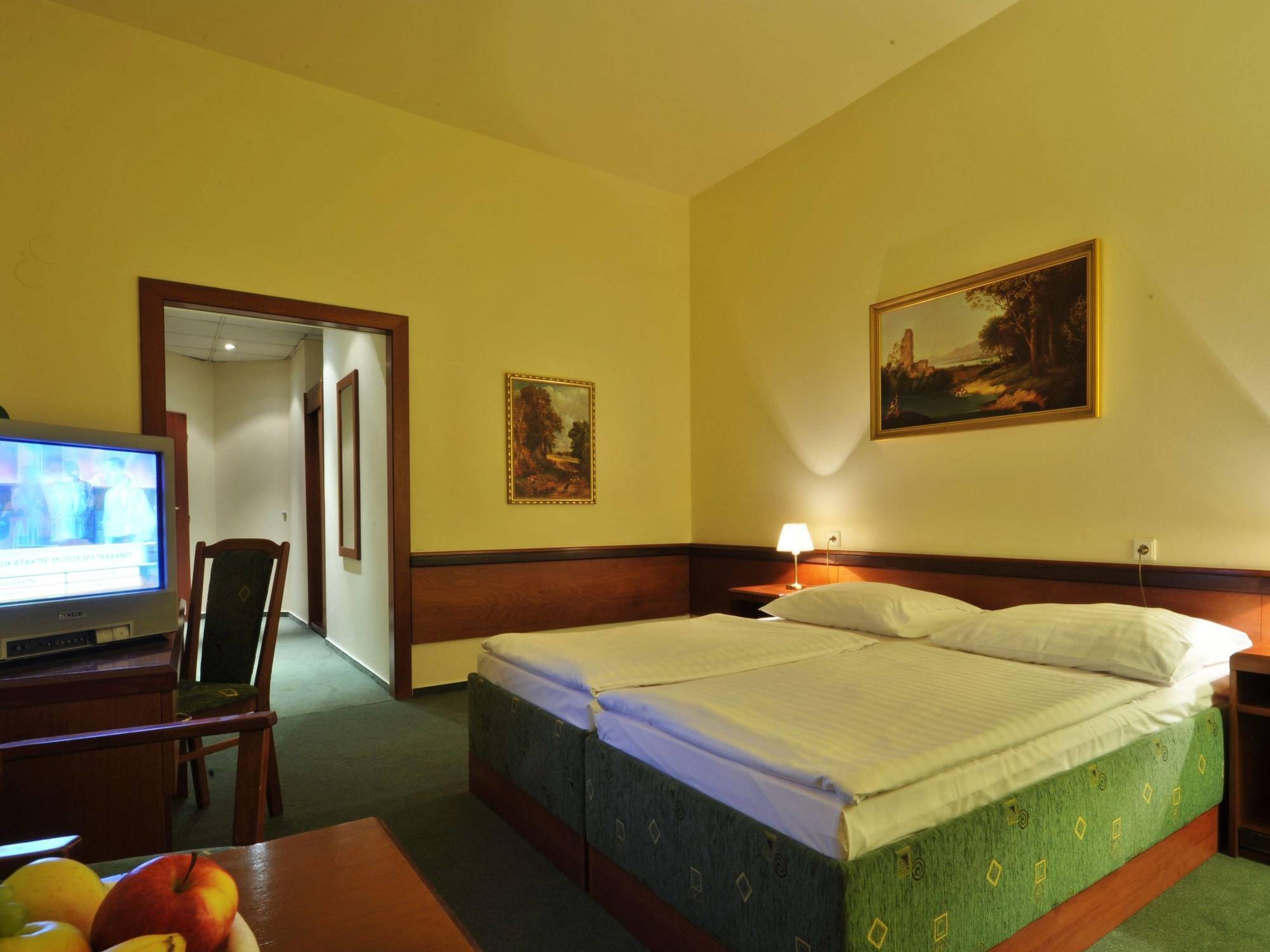 Three Crowns Hotel Prague Exterior photo